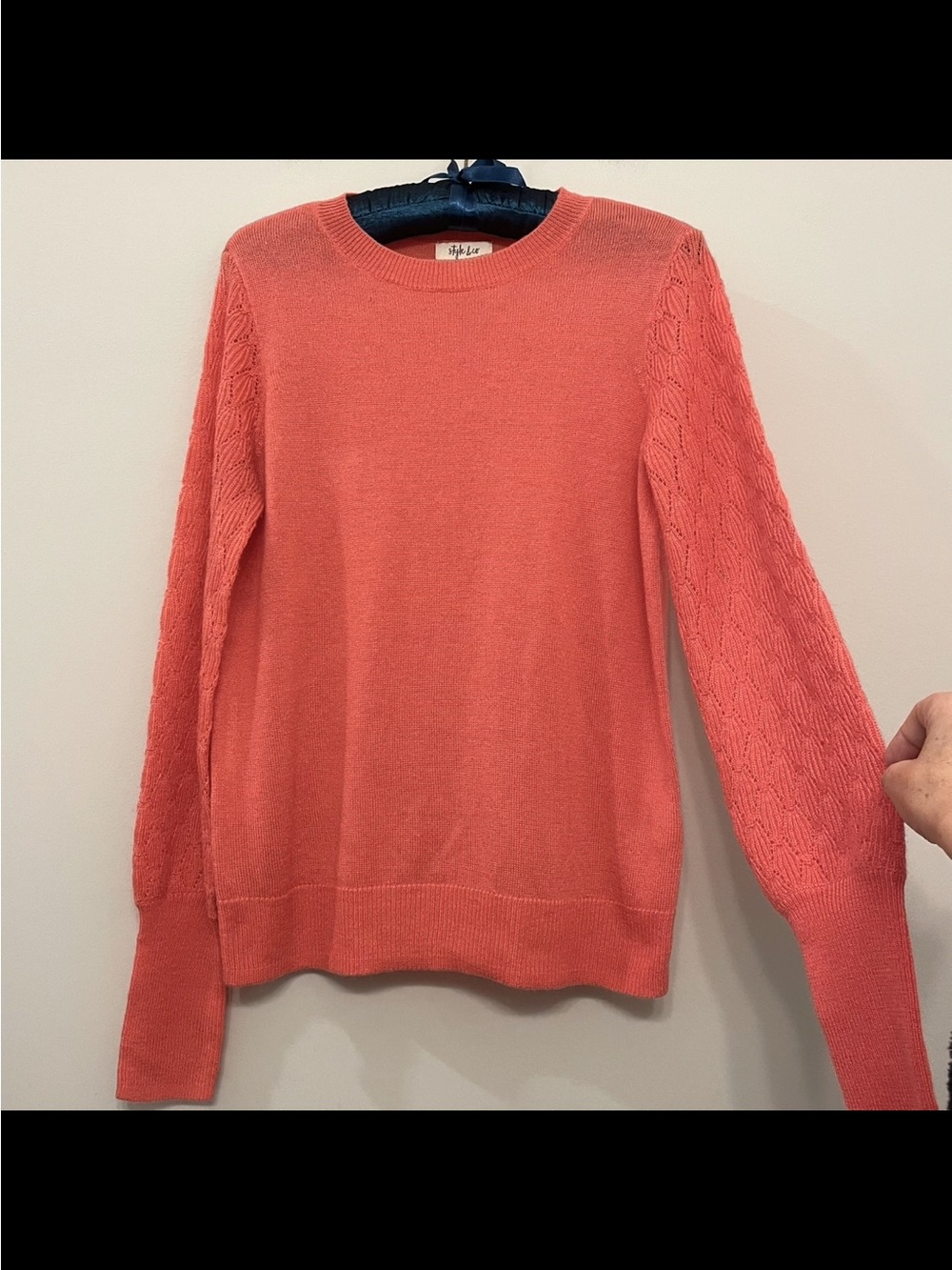 Style & Co. Crewneck‎ Sweater Coral Accent Sleeve Women’s size S Like New